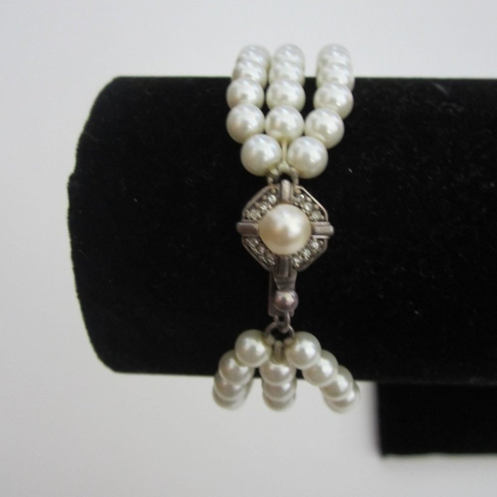 Vintage Faux Pearl 3 strand Bracelet